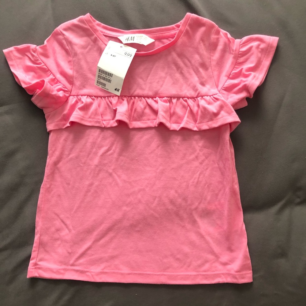 NEW H&M girl’s ruffled t-shirt 4-6 y